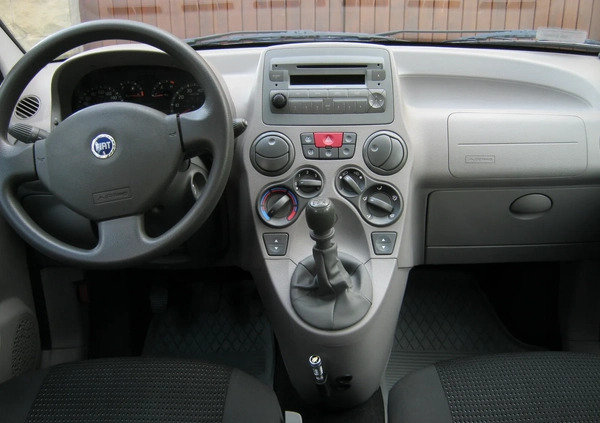 Fiat Panda cena 10900 przebieg: 94000, rok produkcji 2005 z Biała małe 172